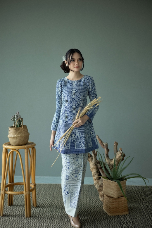 Raisa Brocade Tenun Pesak - Midnight